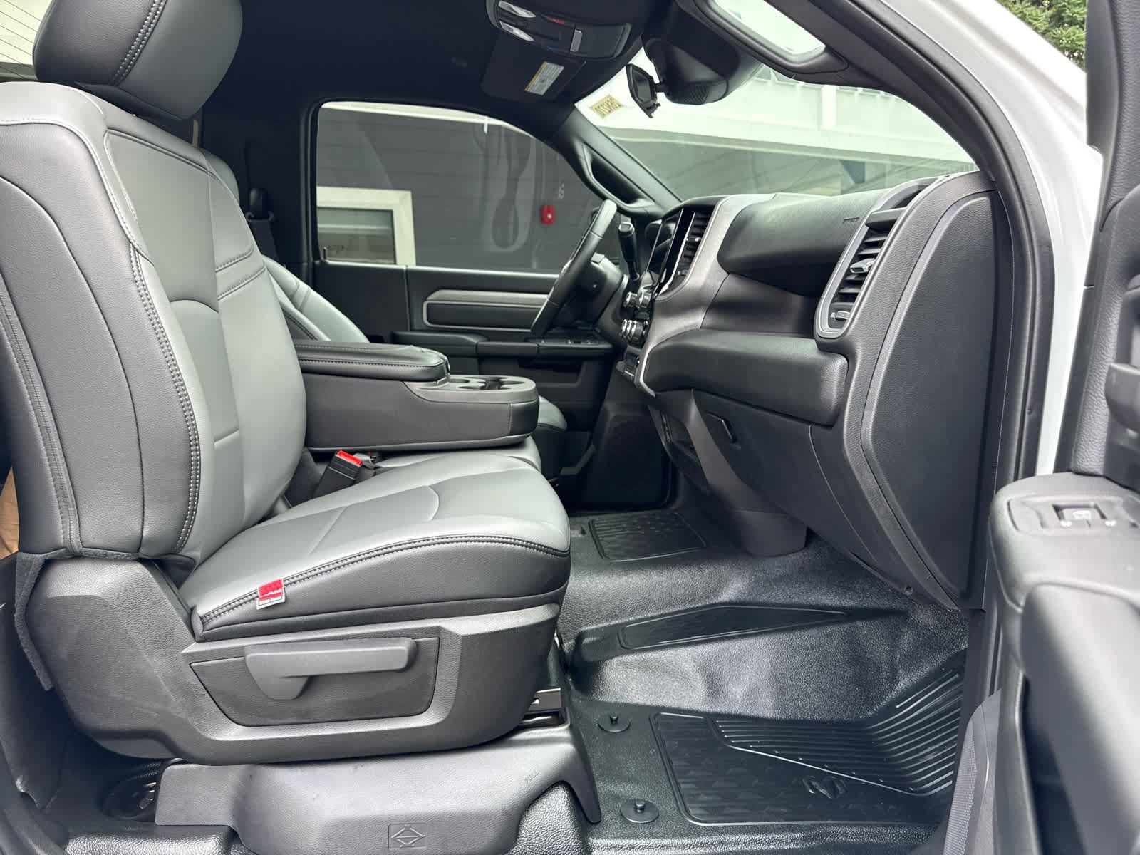 New 2026 RAM 5500 Tradesman AWD/4WD image 17