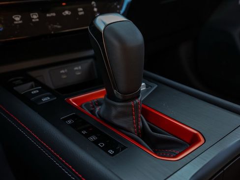 New 2026 Nissan Kicks SR image 31