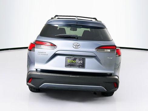 Used 2024 Toyota Corolla Cross XLE image 7