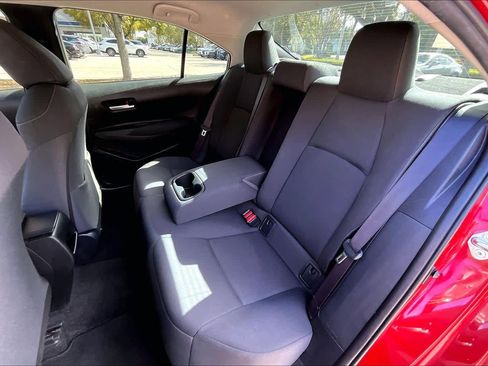 Used 2021 Toyota Corolla LE image 21