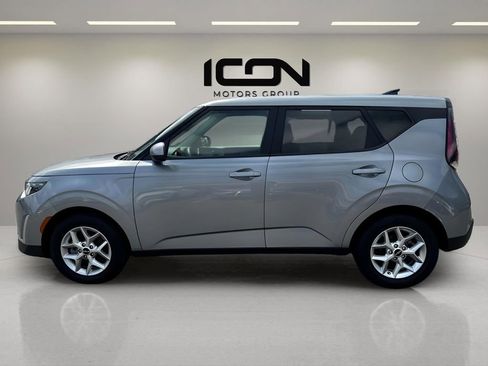 Used 2023 Kia Soul LX w/ Option Group 015 image 2