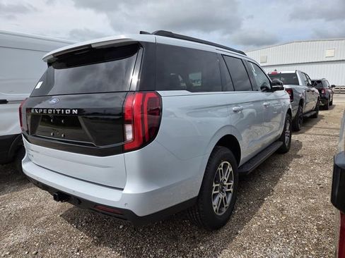 New 2026 Ford Expedition Active RWD image 6