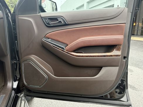 Used 2015 Chevrolet Suburban LTZ image 14