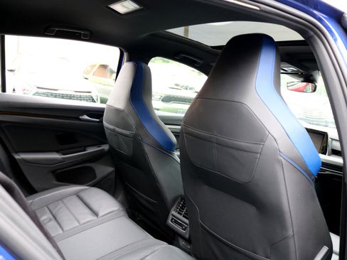 Used 2024 Volkswagen Golf R image 37