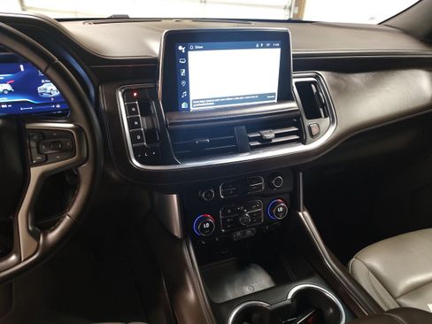 Used 2024 Chevrolet Suburban LT AWD/4WD image 7
