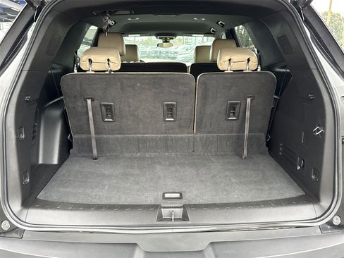 Used 2023 Chevrolet Traverse LS image 13