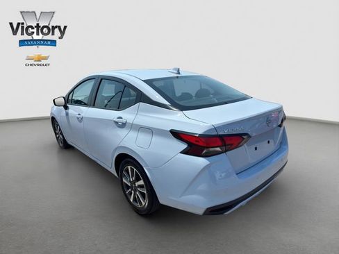 Used 2024 Nissan Versa SV FWD image 5