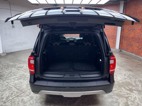 Used 2020 Ford Expedition XLT w/ Equipment Group 202A AWD/4WD image 31