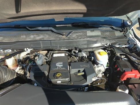 Used 2024 RAM 2500 Tradesman w/ Chrome Appearance Group image 24