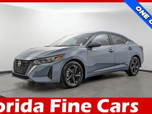 Used 2025 Nissan Sentra SV FWD image 1