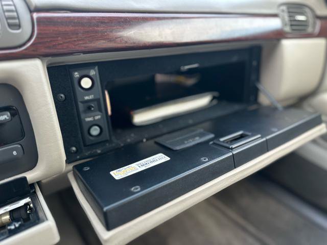 Used 1998 Cadillac De Ville FWD image 22
