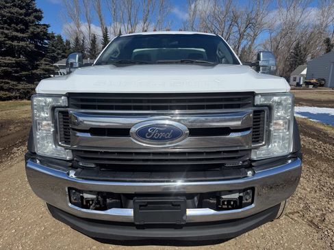 Used 2018 Ford F550 4x4 Regular Cab Super Duty image 3