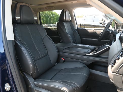 Used 2025 INFINITI QX80 Sensory image 20