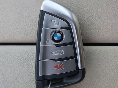 Used 2021 BMW X6 xDrive40i w/ M Sport Package image 31