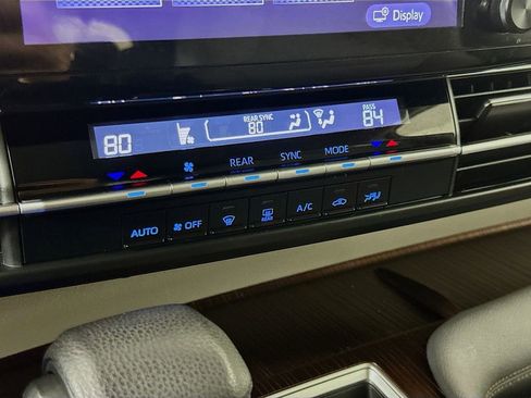 Used 2022 Toyota Sienna LE image 14