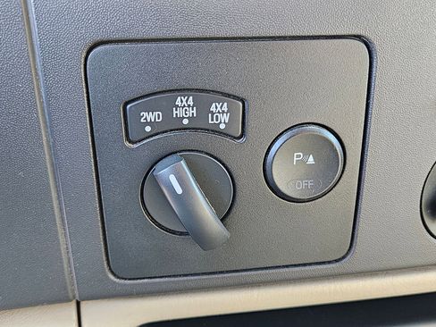 Used 2005 Ford F350 Lariat image 23