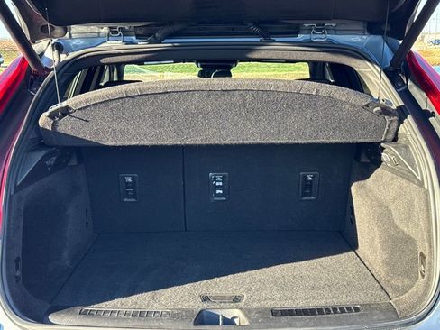 Used 2024 Cadillac XT4 Premium Luxury image 12