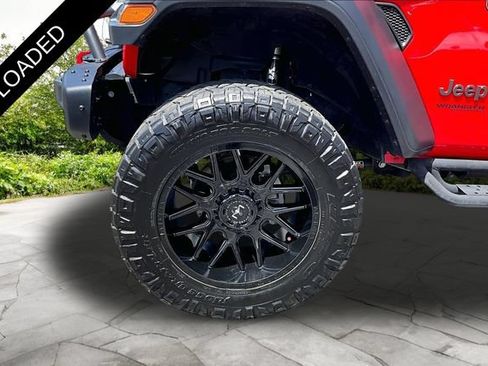 Used 2018 Jeep Wrangler Unlimited Rubicon w/ Dual Top Group AWD/4WD image 8