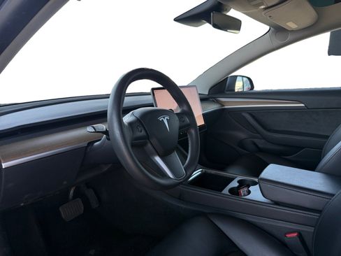 Used 2023 Tesla Model 3 Standard Range RWD image 9
