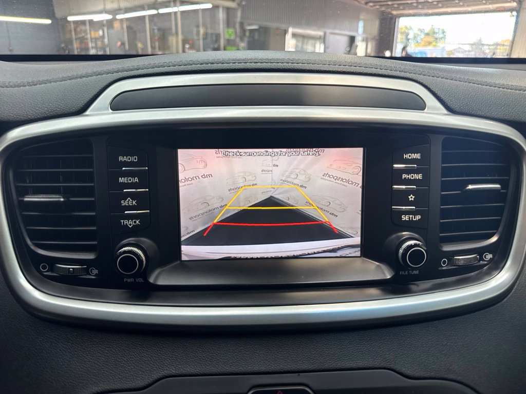Used 2019 Kia Sorento FWD image 22