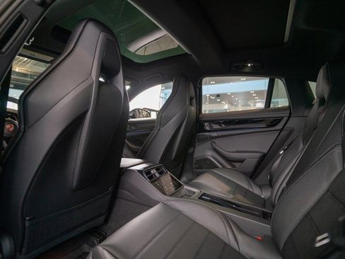 New 2025 Porsche Panamera 4 image 36