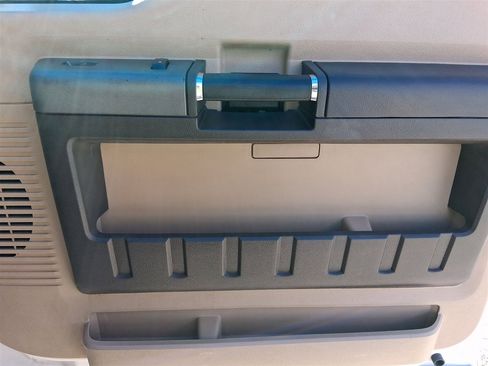 Used 2012 Ford F250 Lariat w/ Lariat Interior Pkg image 26