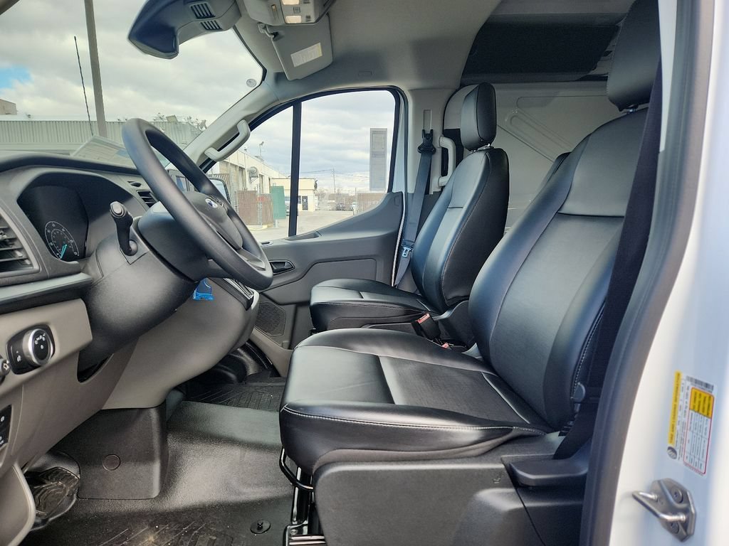 Used 2024 Ford Transit 150 Low Roof RWD image 6