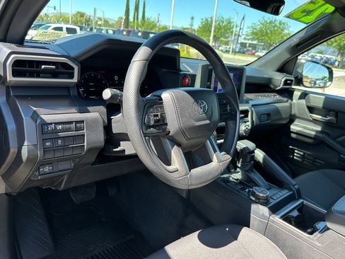 Used 2025 Toyota Tacoma TRD Off-Road AWD/4WD image 24