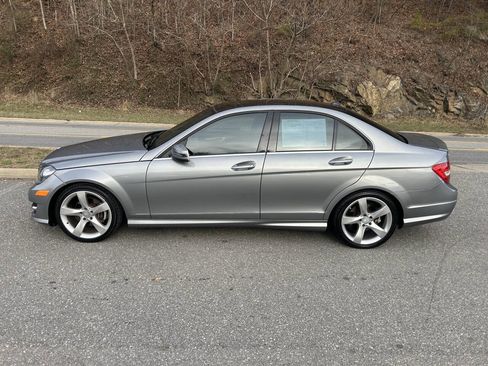 Used 2014 Mercedes-Benz C 250 Sedan image 3