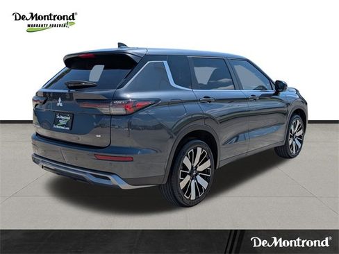 New 2025 Mitsubishi Outlander SE image 5