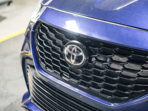 Used 2023 Toyota Highlander XSE FWD image 3