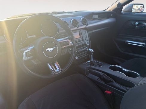 Used 2017 Ford Mustang Coupe image 9