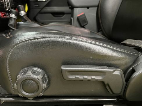 Used 2022 Jeep Wrangler Unlimited Rubicon w/ Dual Top Group image 33