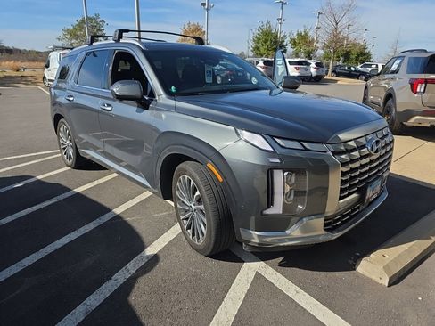 Used 2024 Hyundai Palisade Calligraphy image 8