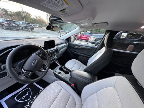 Used 2024 Ford Escape Active w/ Cold Weather Package image 11