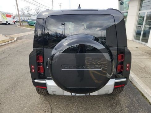 Used 2023 Land Rover Defender 90 S image 7
