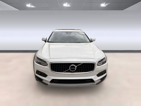 Certified 2025 Volvo V90 B6 Cross Country Plus image 6