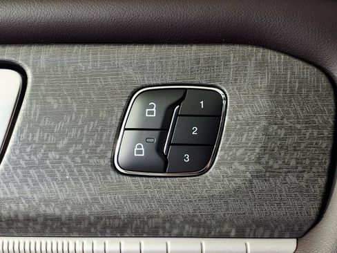 Used 2025 Ford Explorer Platinum RWD image 20