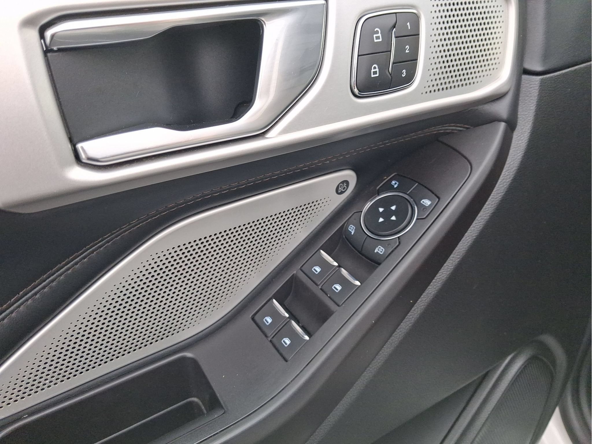 Used 2020 Ford Explorer Platinum AWD/4WD image 21