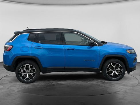 Used 2025 Jeep Compass Limited AWD/4WD image 11
