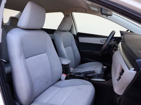 Used 2014 Toyota Corolla LE FWD image 32