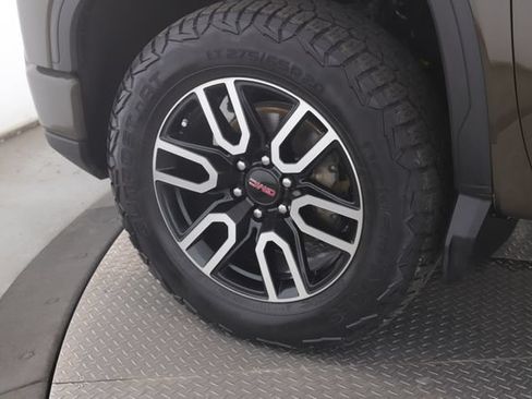 Used 2024 GMC Sierra 1500 AT4 w/ AT4 Preferred Package AWD/4WD image 13