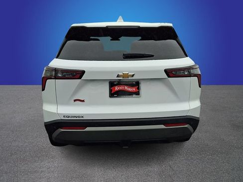 Used 2026 Chevrolet Equinox LT FWD image 6