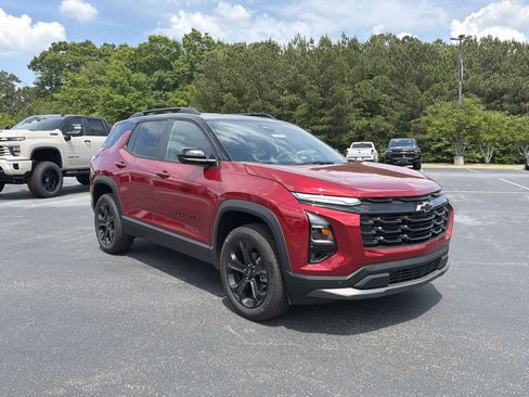 New 2026 Chevrolet Equinox LT w/ Convenience Package II AWD/4WD image 3