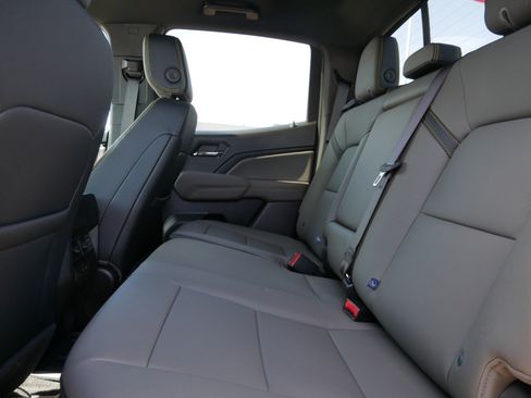 New 2025 Chevrolet Colorado ZR2 w/ Off-Road Front Bumper Package AWD/4WD image 5