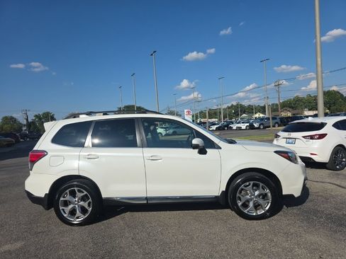 Used 2018 Subaru Forester 2.5i Touring AWD/4WD image 4