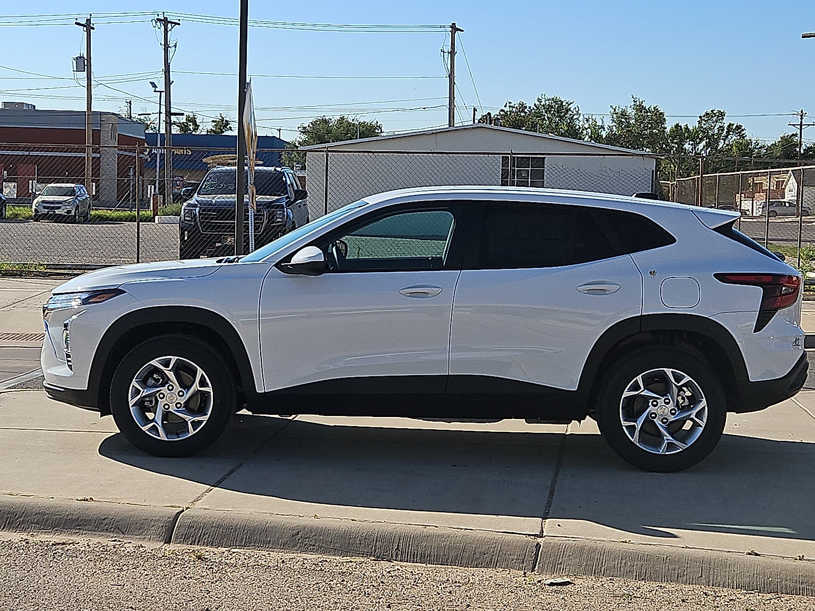 New 2026 Chevrolet Trax LS w/ LS Convenience Package FWD image 2