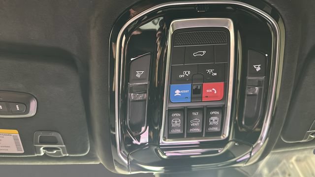 Used 2024 Jeep Grand Cherokee Summit AWD/4WD image 27