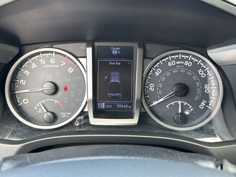 Used 2018 Toyota Tacoma Limited AWD/4WD image 17