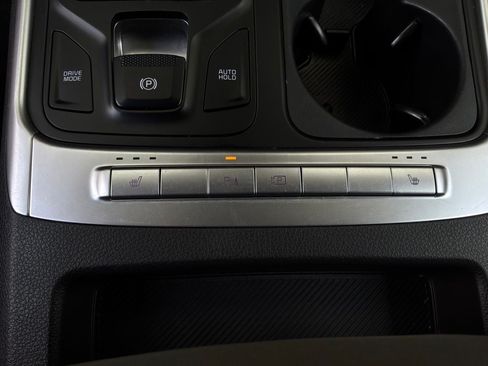 Used 2026 Kia Carnival FWD image 24